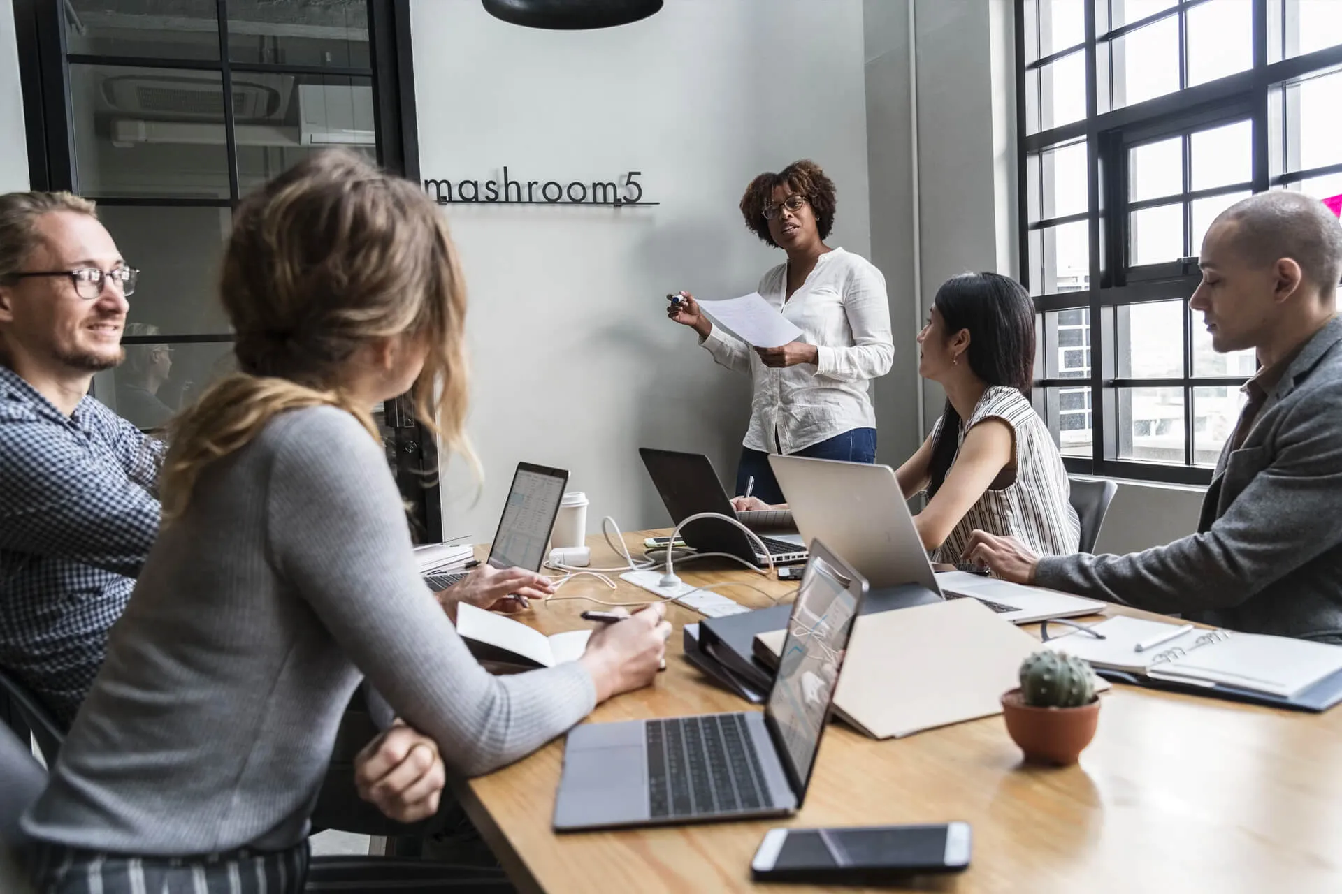 advertise gallery 11